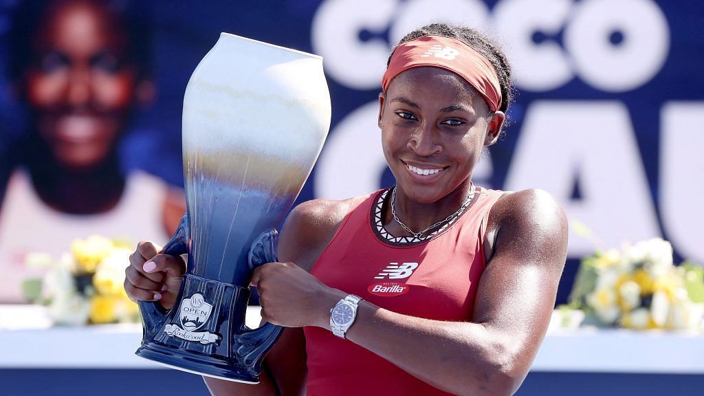 Coco Gauff poses with the title at the 2023 Cincinnati Open