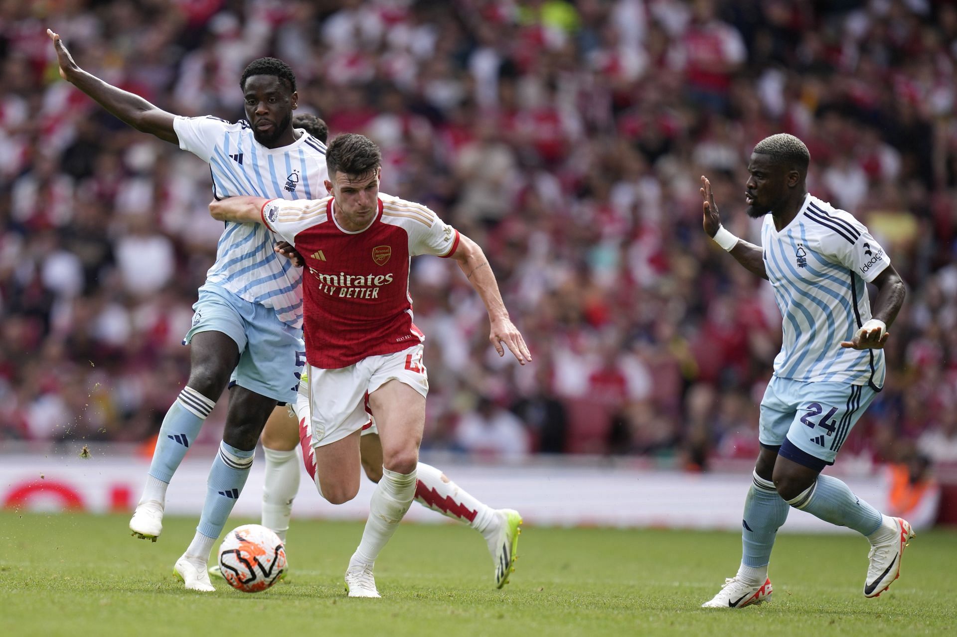 Arsenal beat Forest 2-1 in Premier League opener