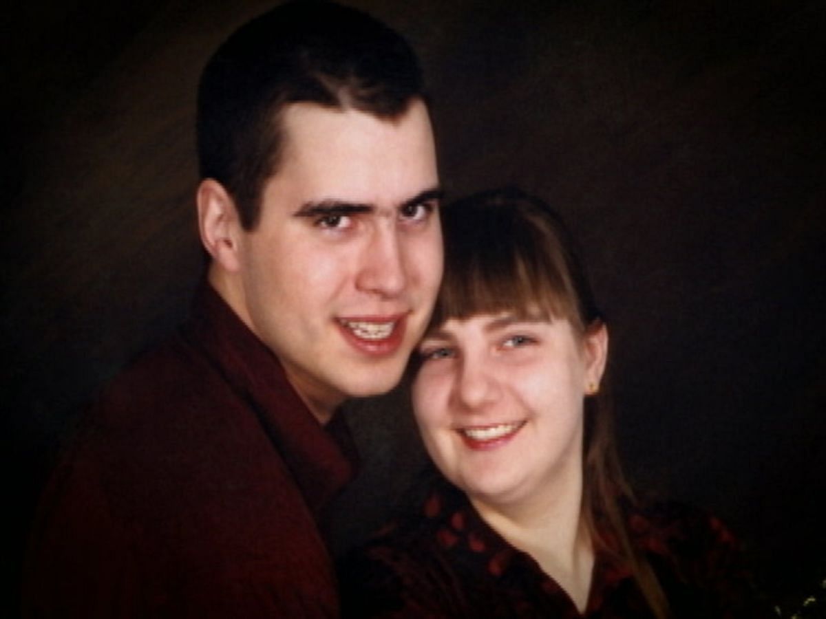 Adam Chase pictured with his wife and high school sweetheart Rose (Image via Oxygen)