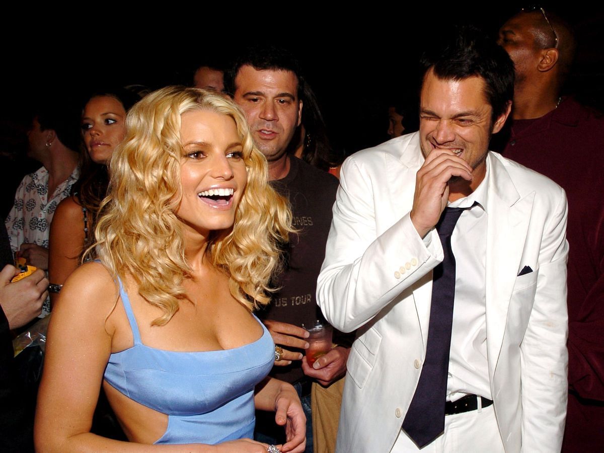 Jessica Simpson and Johnny Knoxville (image via Getty)