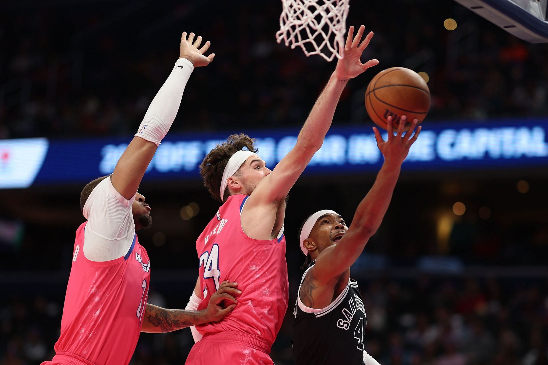 San Antonio Spurs v Washington Wizards