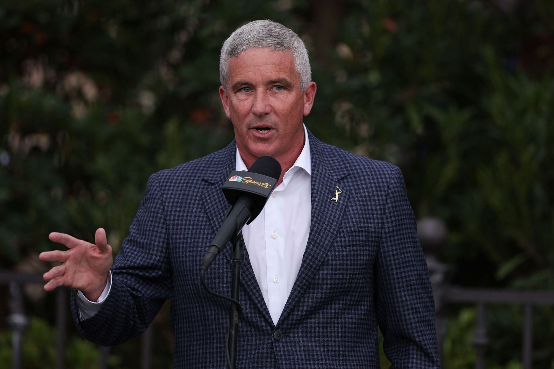 Archive picture of Jay Monahan addressing players (via Getty Images)