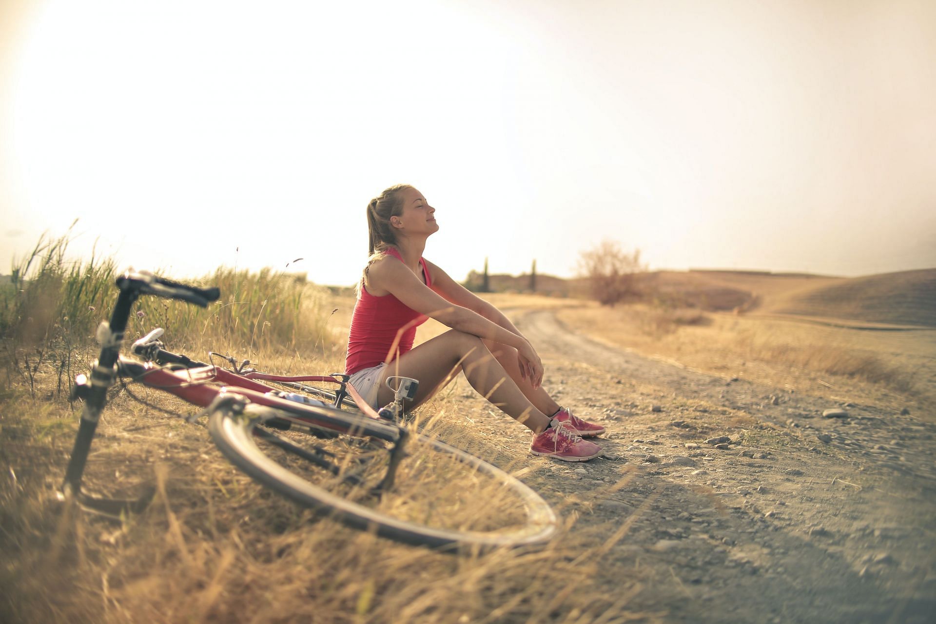 Some breathing techniques for running: pause when needed (Image via Pexels / Andrea Piacquadio)