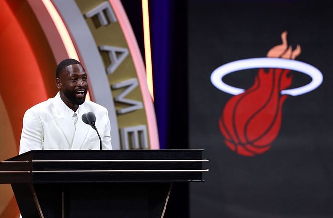 "I saw myself in you" - Dwyane Wade gives Allen Iverson his flowers during HOF speech