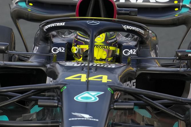 “Death, taxes, and Mercedes timing qualifying horribly”: Lewis Hamilton getting knocked out in Q2 infuriates Silver Arrows fans