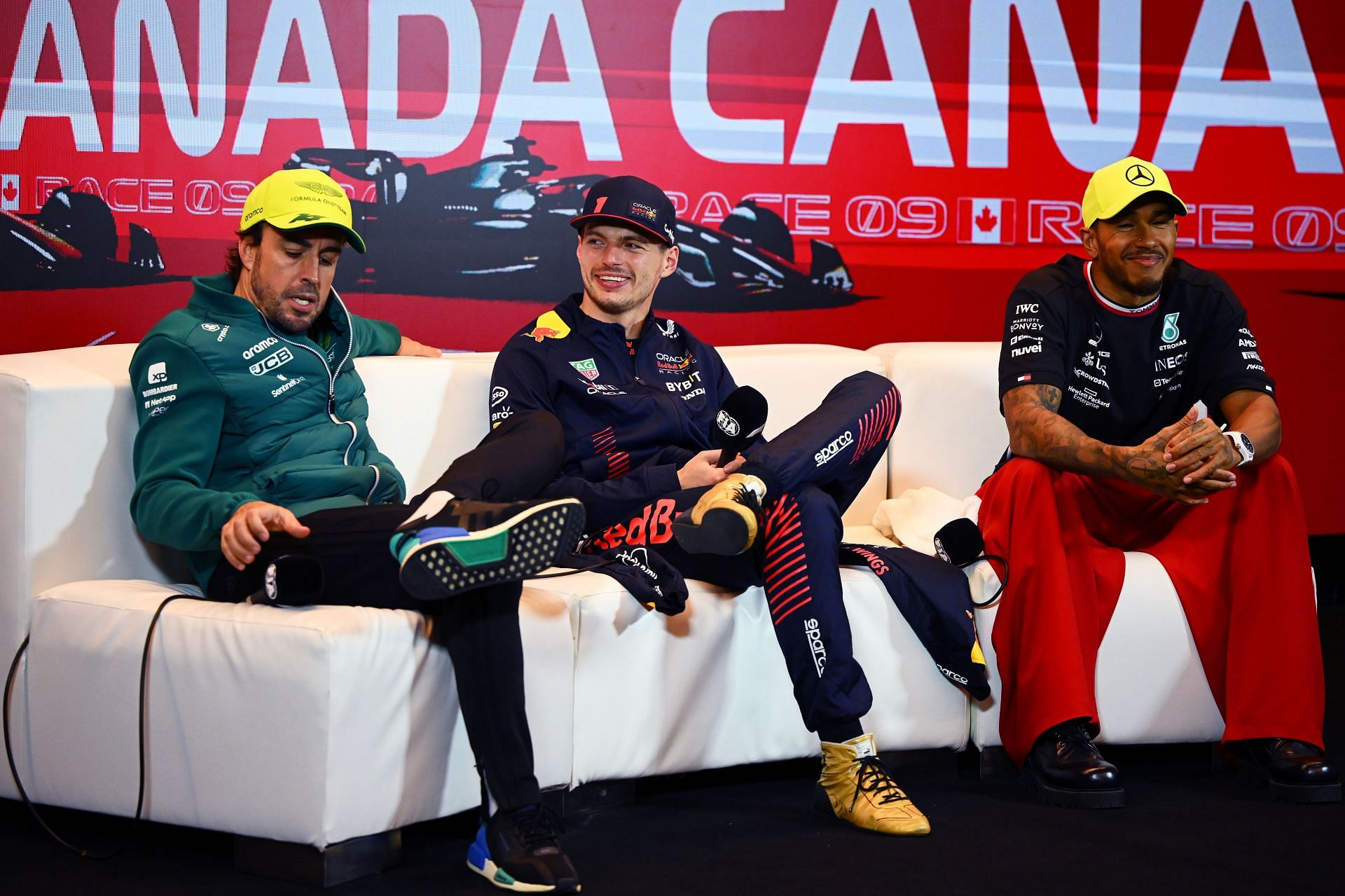 Fernando Alonso, Max Verstappen, Lewis Hamilton (L-R)
