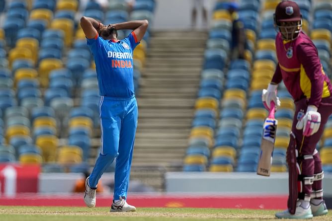 WI vs IND : 'खेल के प्रति उसकी सोच शानदार है', टीम इंडिया के गेंदबाजी कोच ने युवा गेंदबाज की जमकर की तारीफ