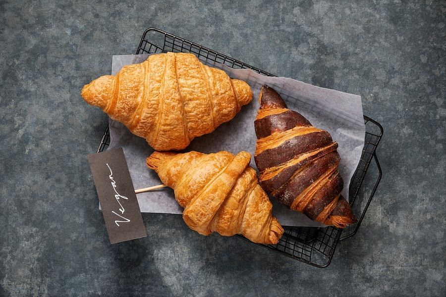 Packaged croissants (Image via Freepik)