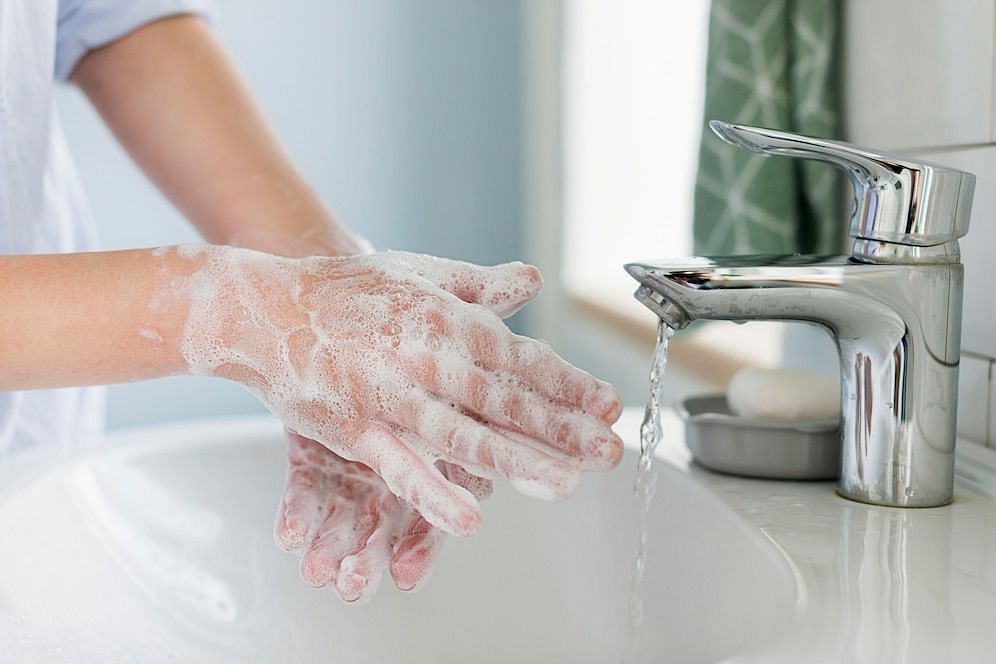 Wash your hands (Image via Freepik)