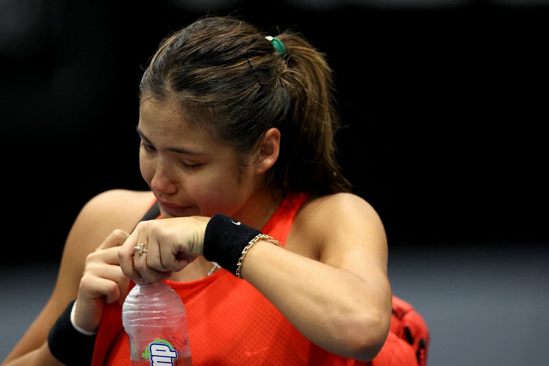 Emma Raducanu cries after being forced to withdraw at the 2023 ASB Classic due to injury