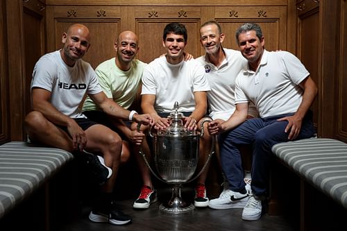 Carlos Alcaraz with his team.