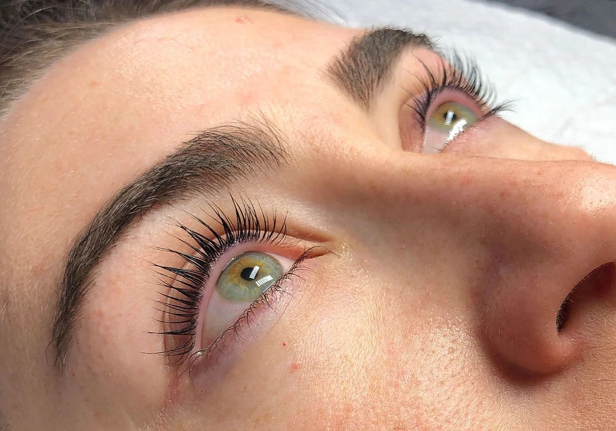 Lash lifts (Image via Getty Images)