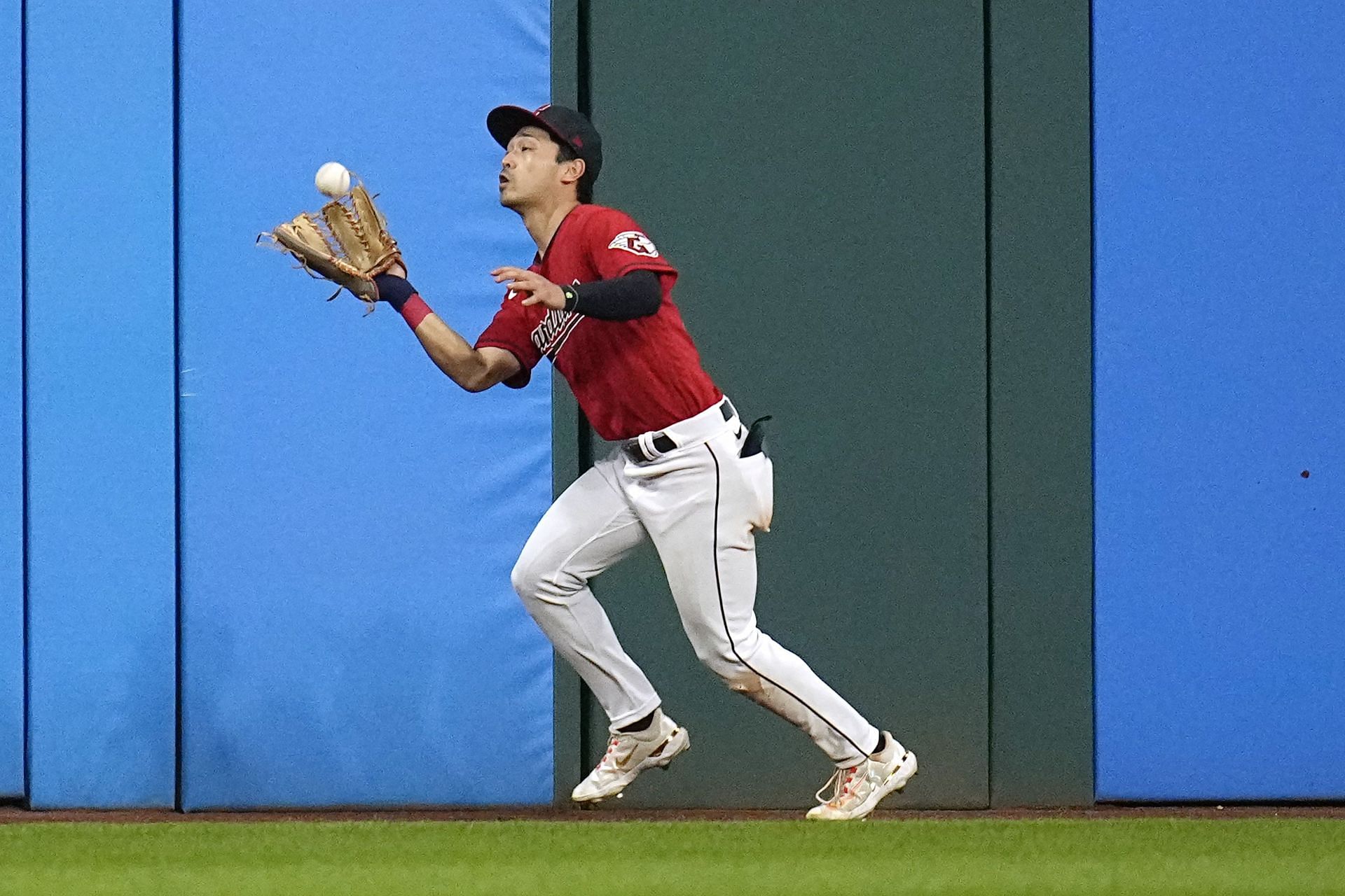 Guardians grab franchise-record 4 Gold Glove awards 