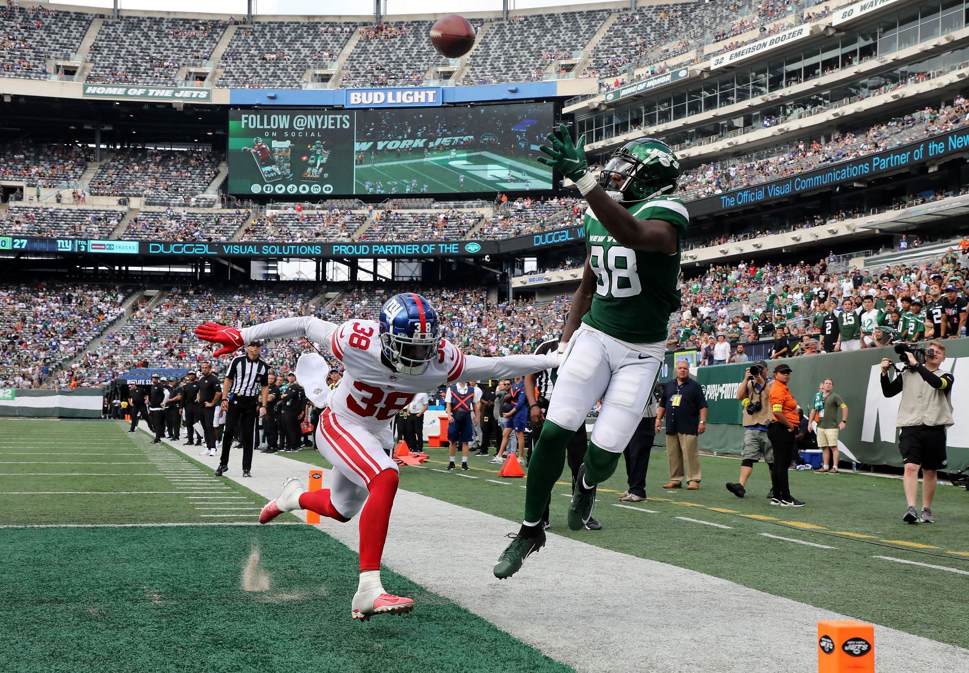 What time and channel is Jets vs Giants on today? TV schedule