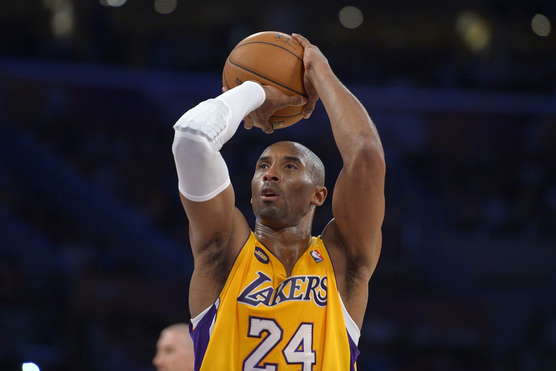 Neal ElAttrache worked on Kobe Bryant