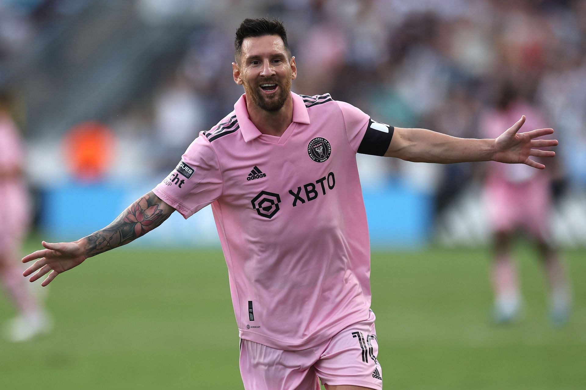 WATCH: Lionel Messi scores incredible long range goal to give Inter ...