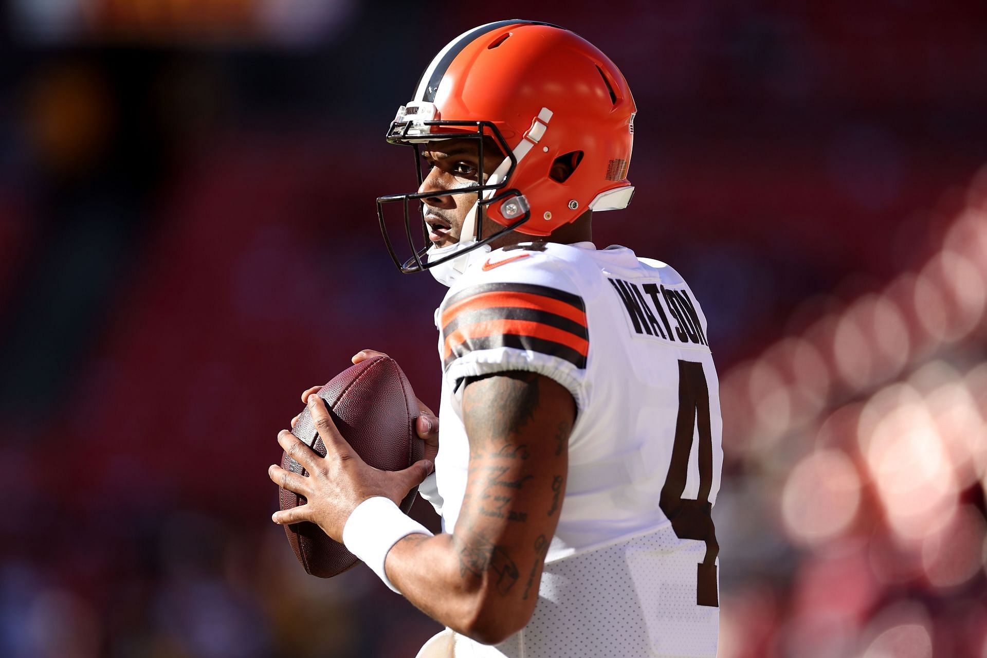 Browns QB Deshaun Watson shakes off rocky start to put 2 TDs on