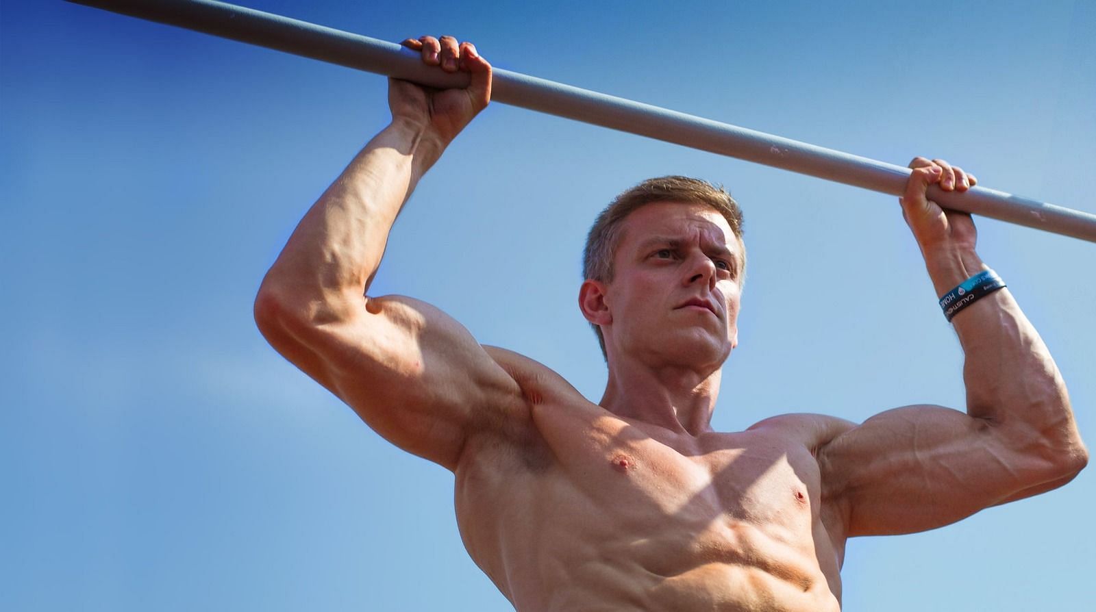Calisthenics vs Weightlifting (Image via Getty Images)