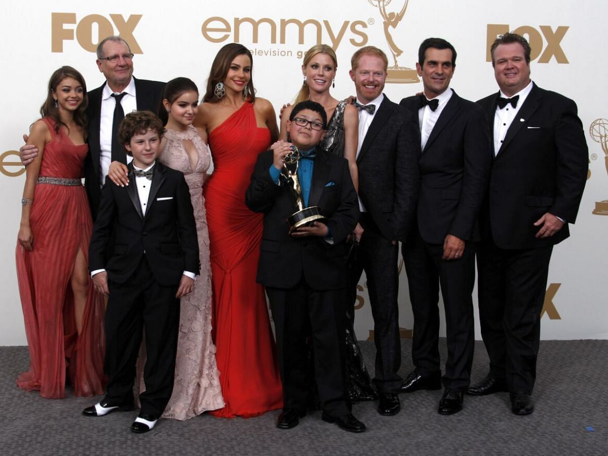 The cast at an award show (Image via ABC)