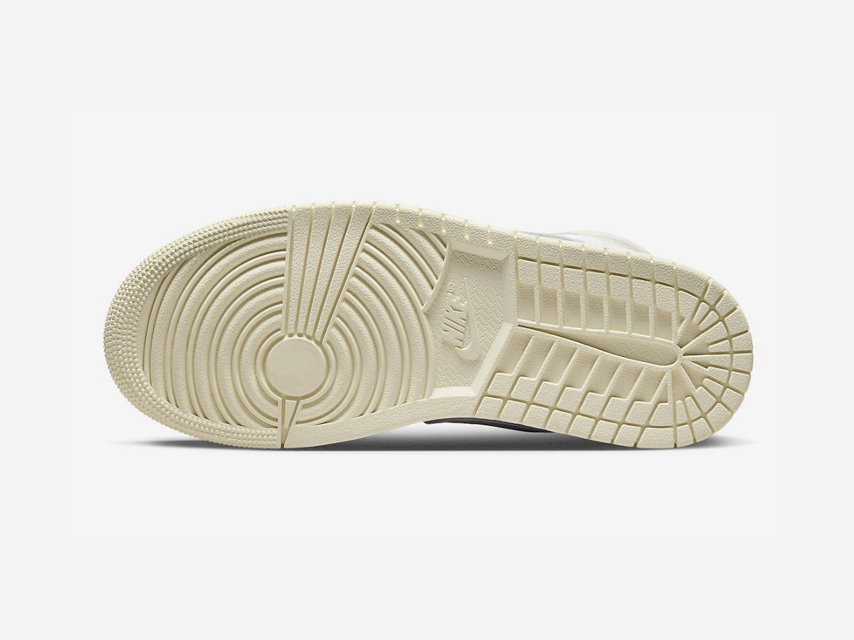 Sole of Nike Air Jordan 1 MM High &ldquo;Coconut Milk&rdquo; sneakers (Image via Twitter/@sneaker_wars)