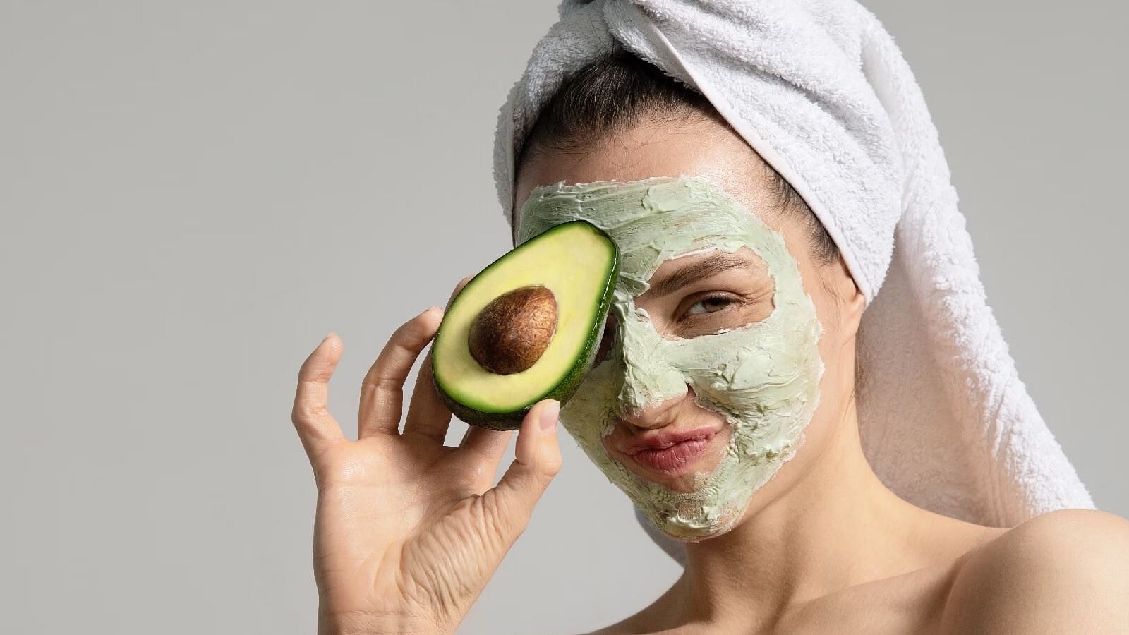Avocado face mask (Image via Getty Images)
