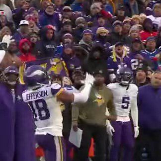 Justin Jefferson One Handed Catch in Warm-Ups 