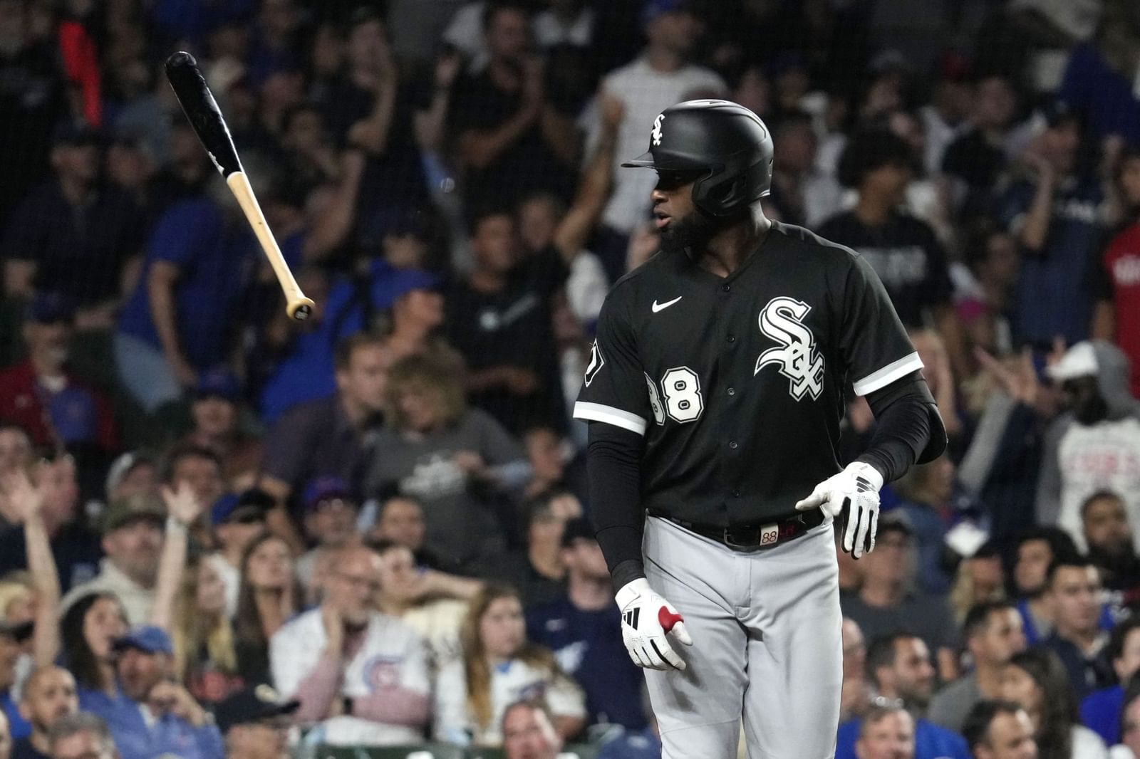 WATCH Luis Robert Jr. shushes fans at Wrigley field after hitting the
