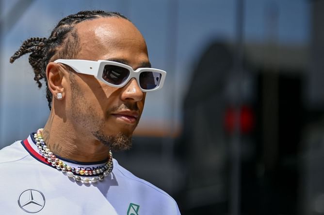 Former F1 champion says he was told to “pick up boxing” when Lewis Hamilton was “walking all over” him