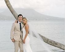 IN PHOTOS: Penguins' Tristan Jarry ties the knot with girlfriend Hannah Hatcher to wrap up beach wedding