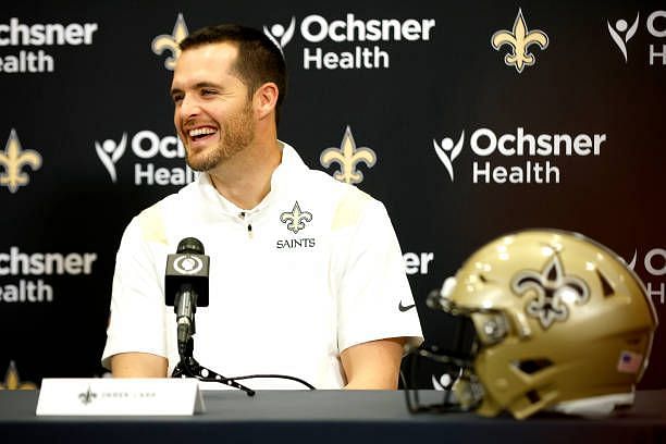 Las Vegas Raiders quarterback Derek Carr looks on during the national  News Photo - Getty Images