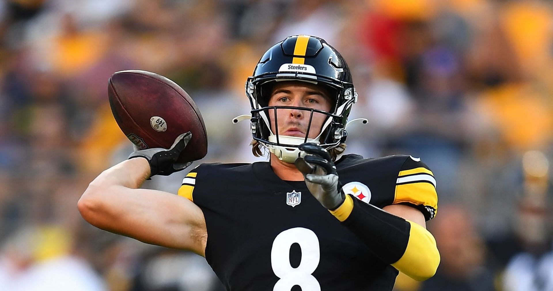 Pittsburgh Steelers quarterback Kenny Pickett throws during the first half  of a preseason NFL football game against the Atlanta Falcons, Thursday,  Aug. 24, 2023, in Atlanta. (AP Photo/Hakim Wright Stock Photo - Alamy