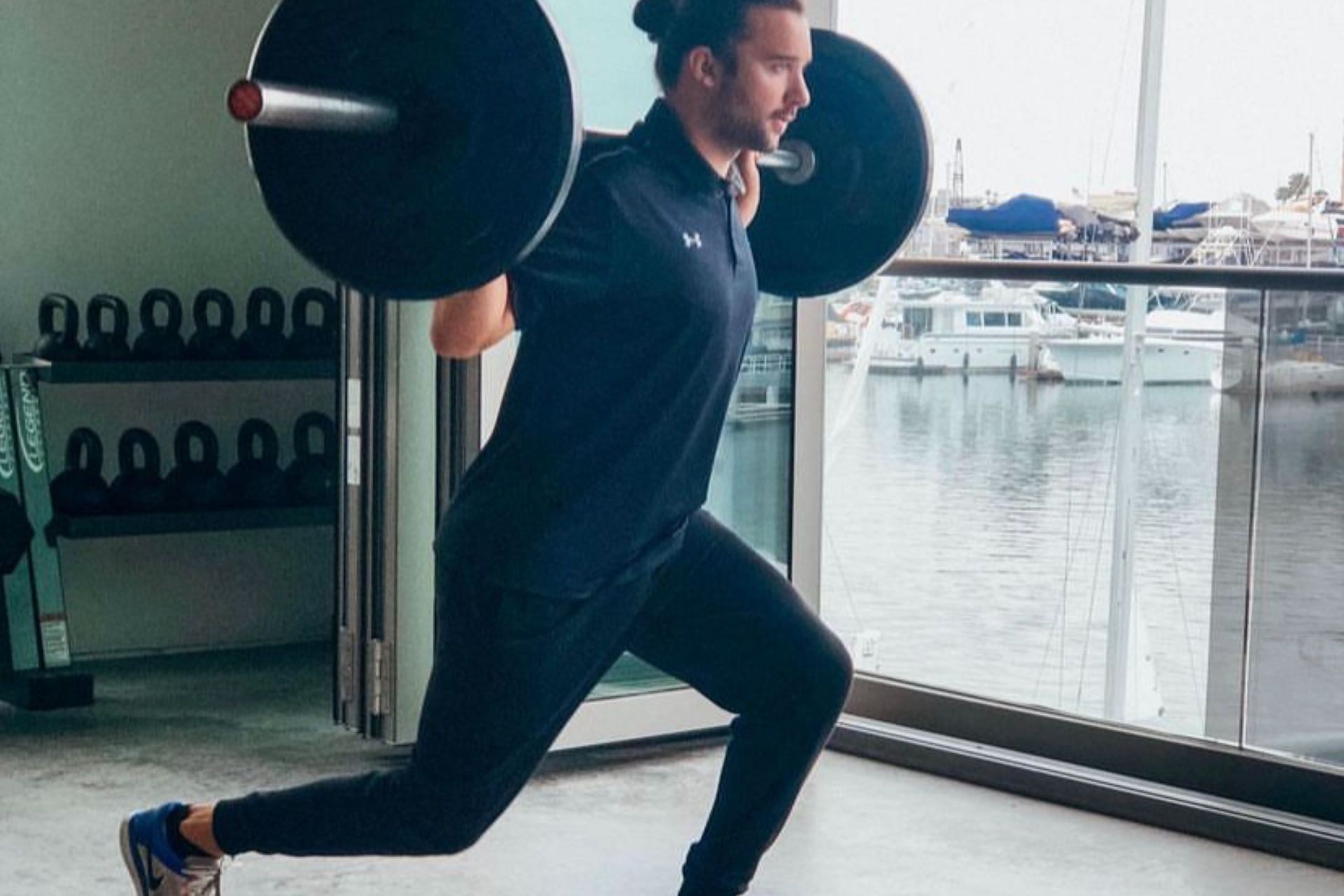Barbell lunges target several lower-body muscles (Photo via Instagram/thelookfitness)