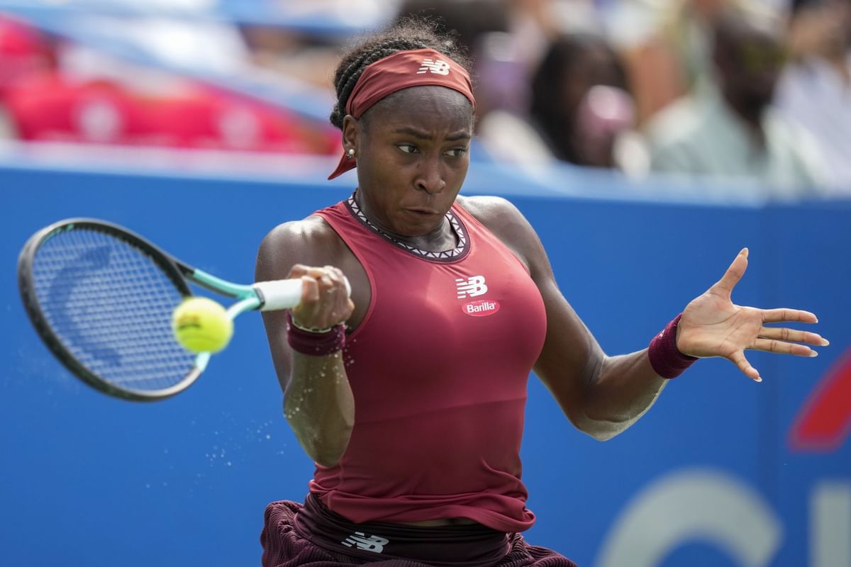 tennis cele Watch Coco Gauff's ecstatic celebration after beating Iga