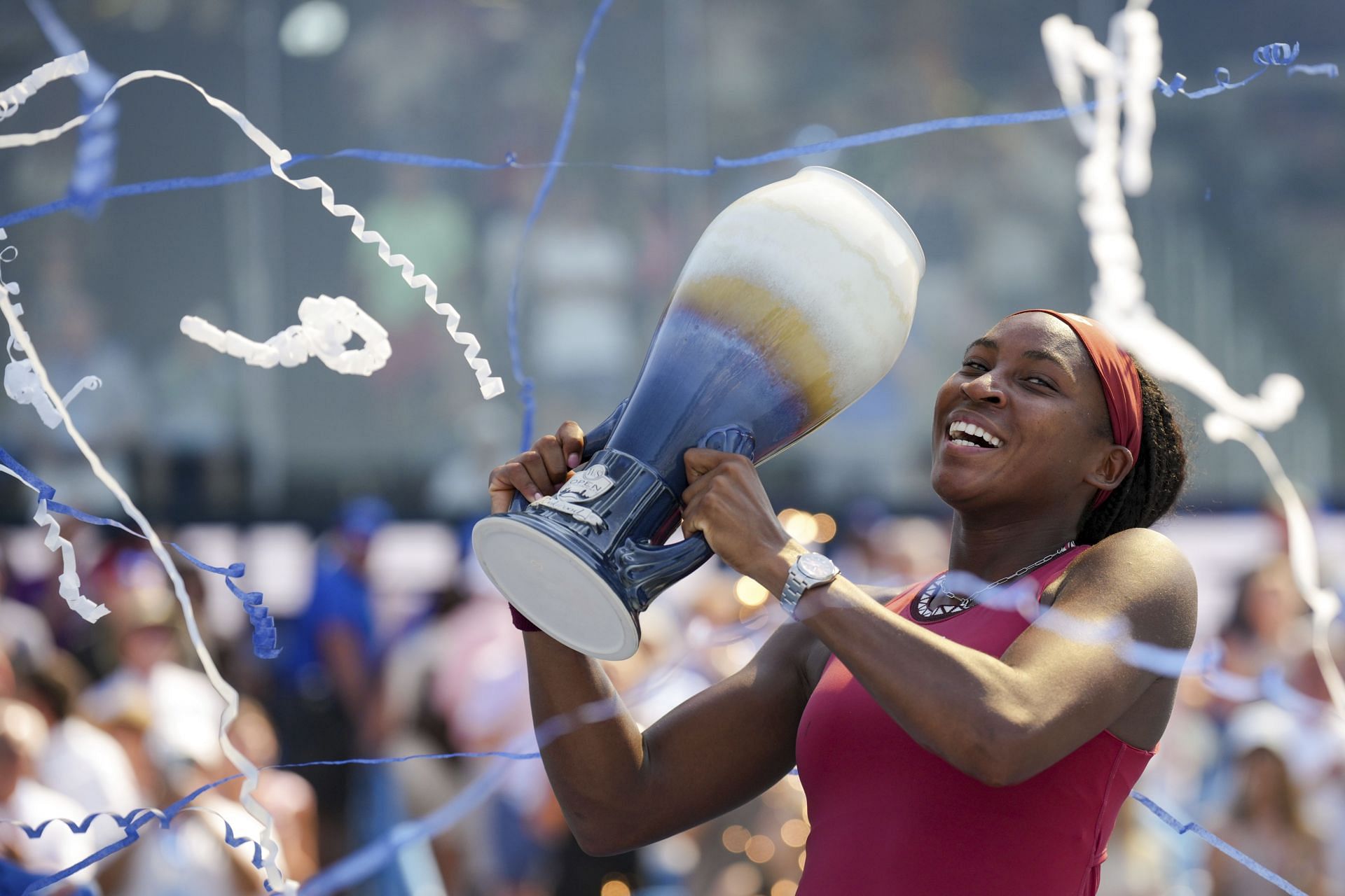 Coco Gauff with the Rookwood Cup after winning the 2023 Cincinnati Open.