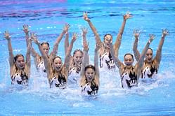 Daniella Ramirez shows how artistic swimmers apply Knox on their hair before competitions