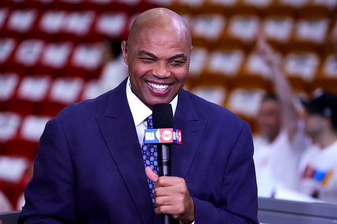 “With all BS that goes on in NBA” – Charles Barkley credits Giannis Antetokounmpo & Nikola Jokic for enjoying ‘super team & drama’ free NBA