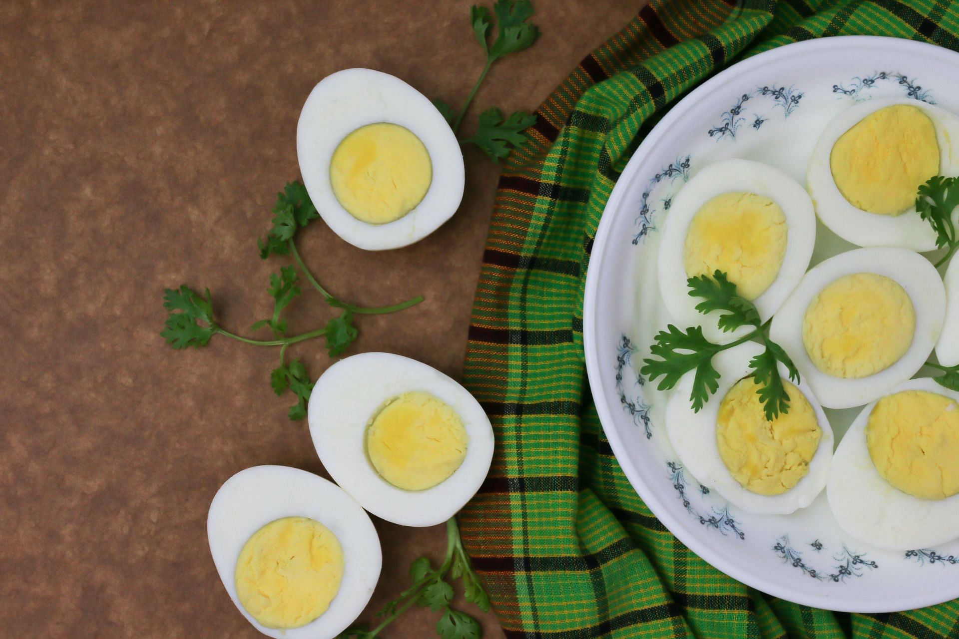 Boiled eggs can be a good way to reduce carb intake. (Image via Unsplash/Tamanna Rumee)