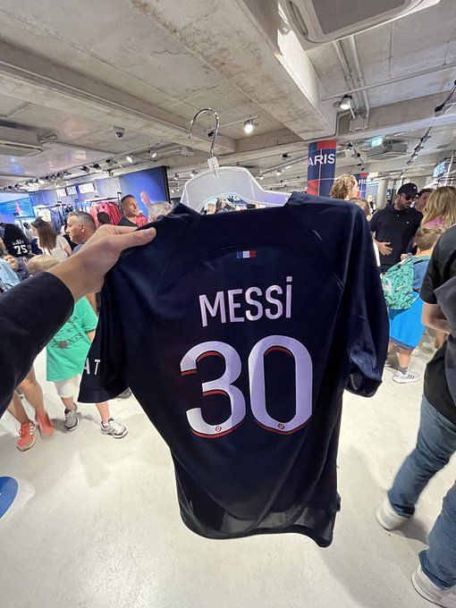 Barcelona fans can still buy Messi No. 10 jersey after star's exit, as  another club (not PSG) adds them to their store - ESPN