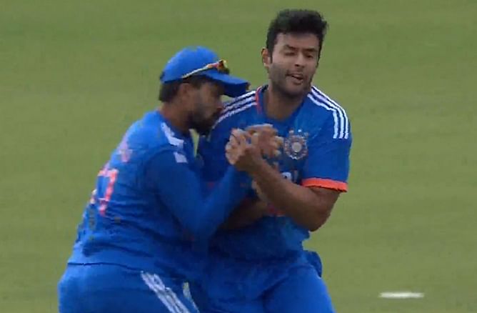 [Watch] Ruturaj Gaikwad completes a catch after collision with Shivam Dube in 2nd India vs Ireland T20I