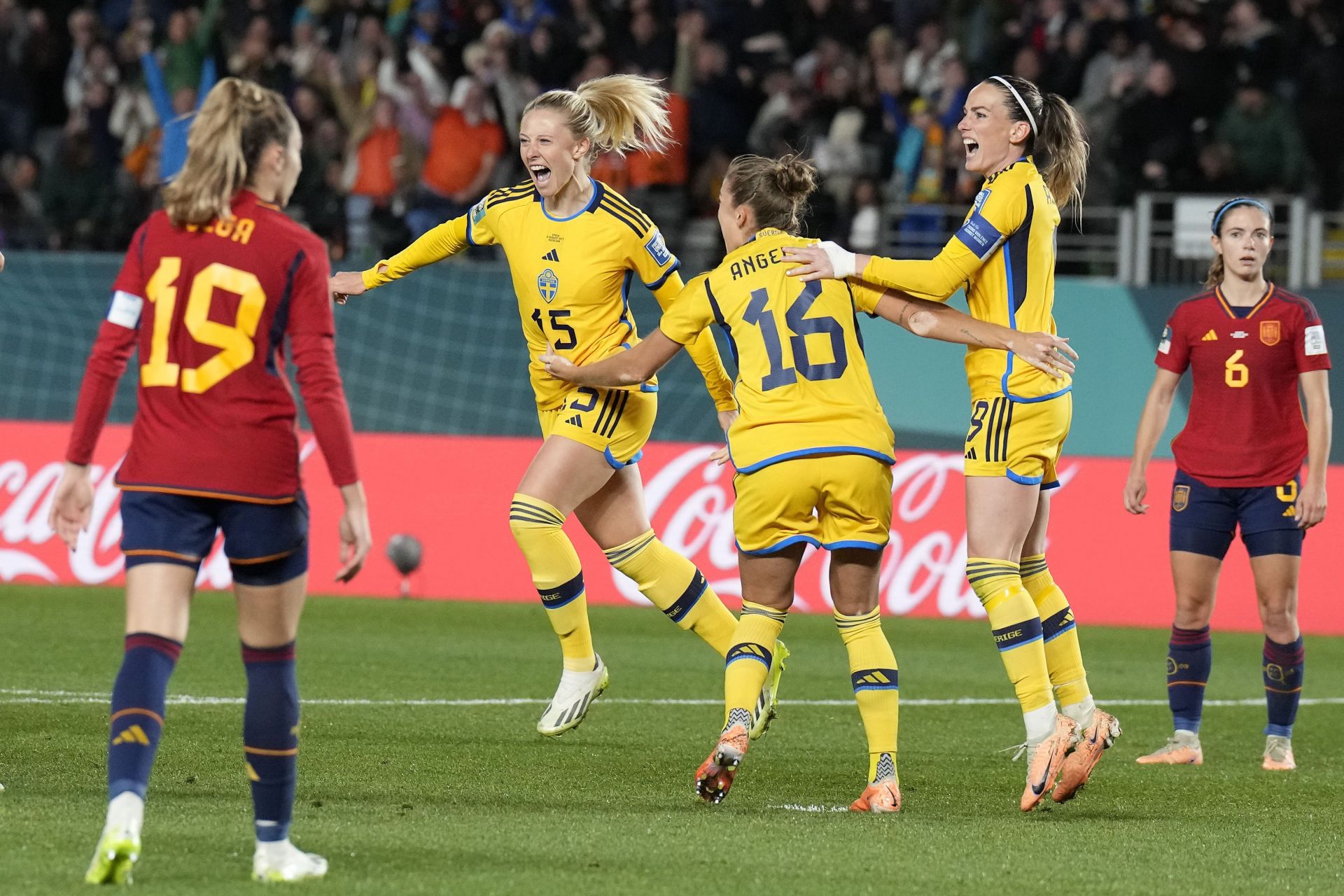 Spain vs. Sweden, Australia vs. England predictions, picks by