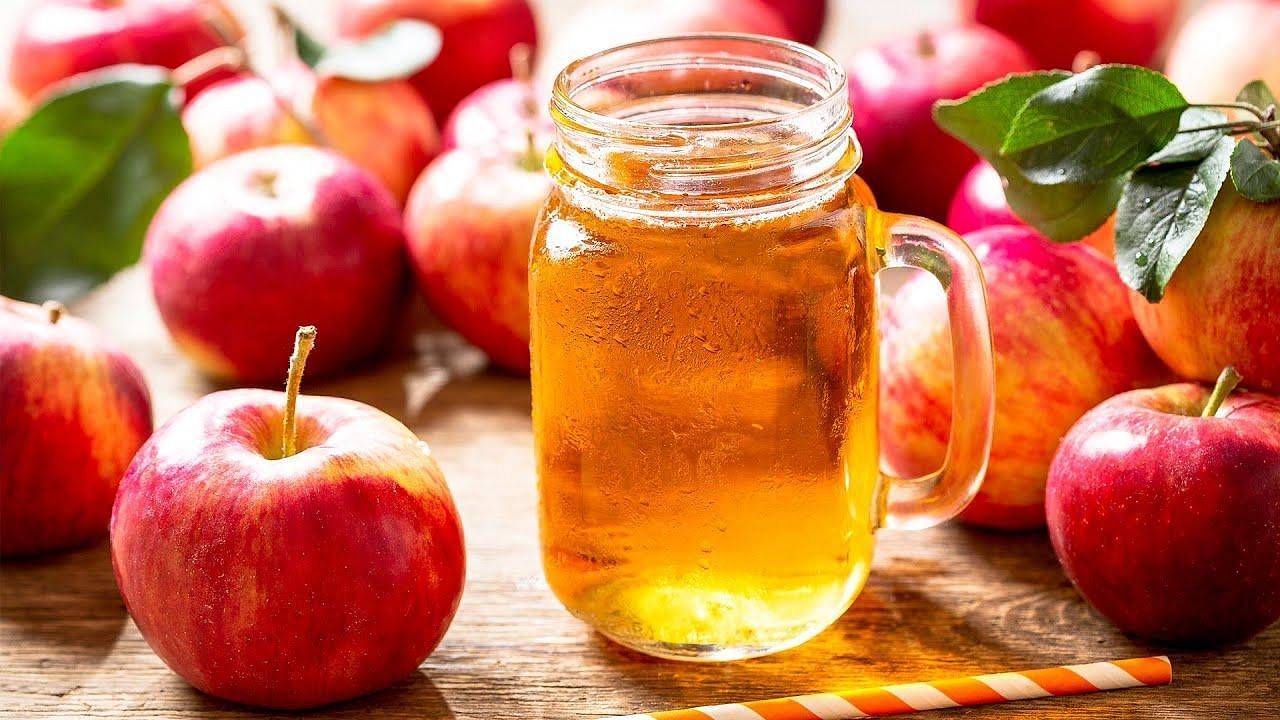 The juice of an apple (Image via Pexels)