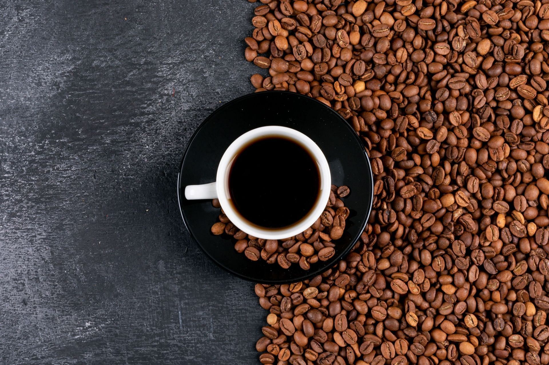 Black coffee without any additives has nearly zero calories (Image by 8photo on freepik)