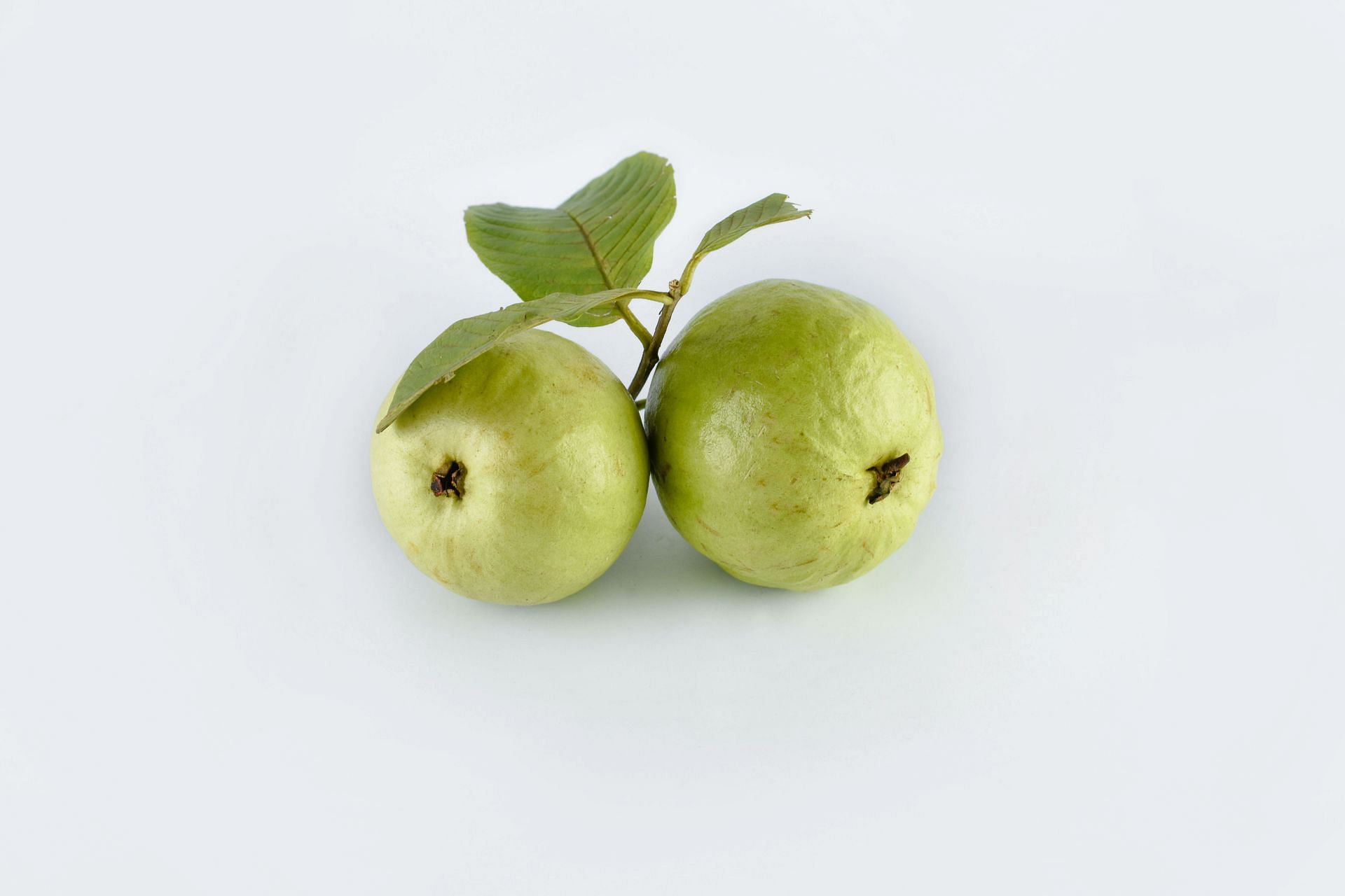 Manchineel looks like guavas but must not be confused with them. (Image via Unsplash/Amirul Islam)
