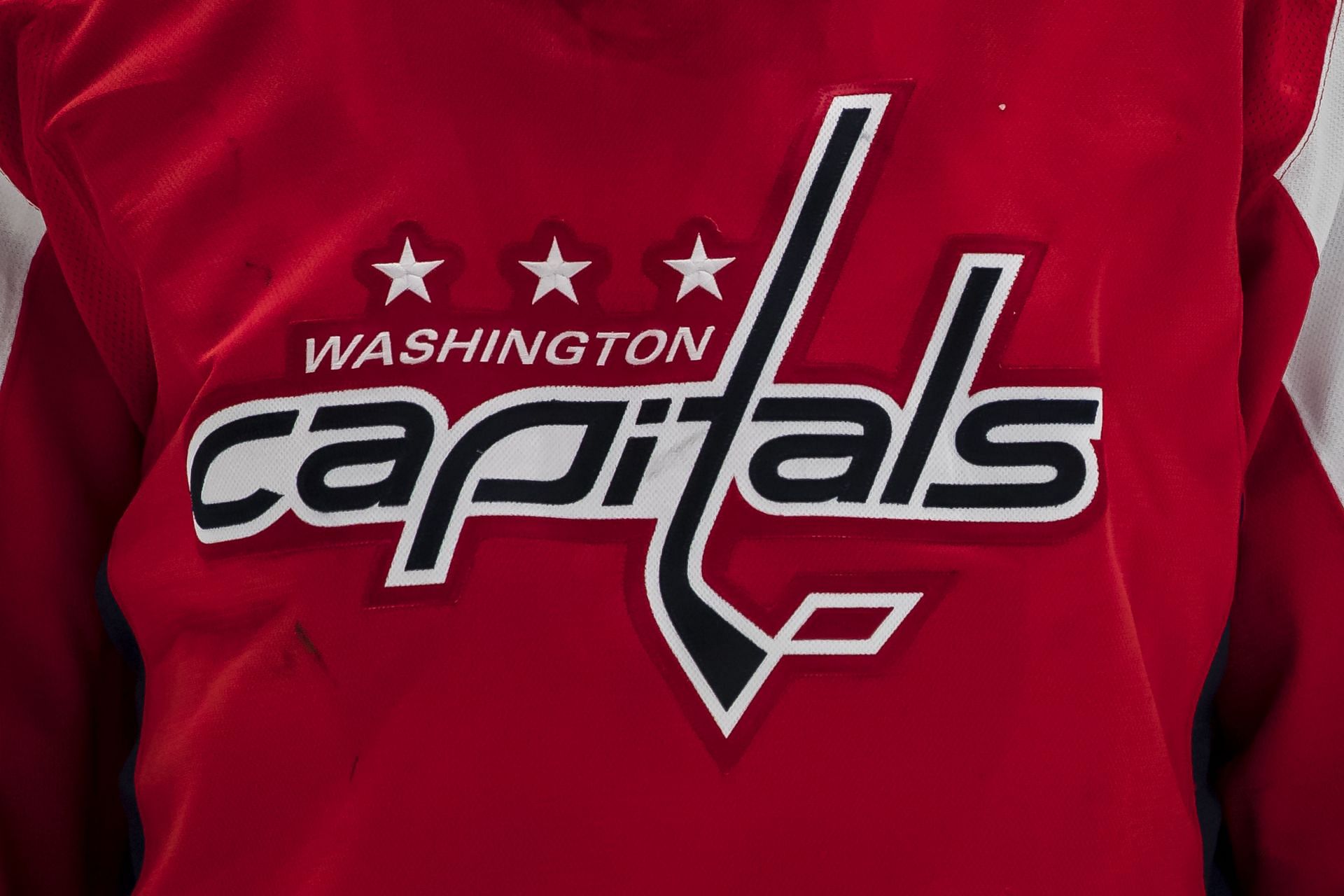 Washington Capitals NHL Hockey Retro Screaming Eagle T-Shirt Tee Shirt SIZE  L