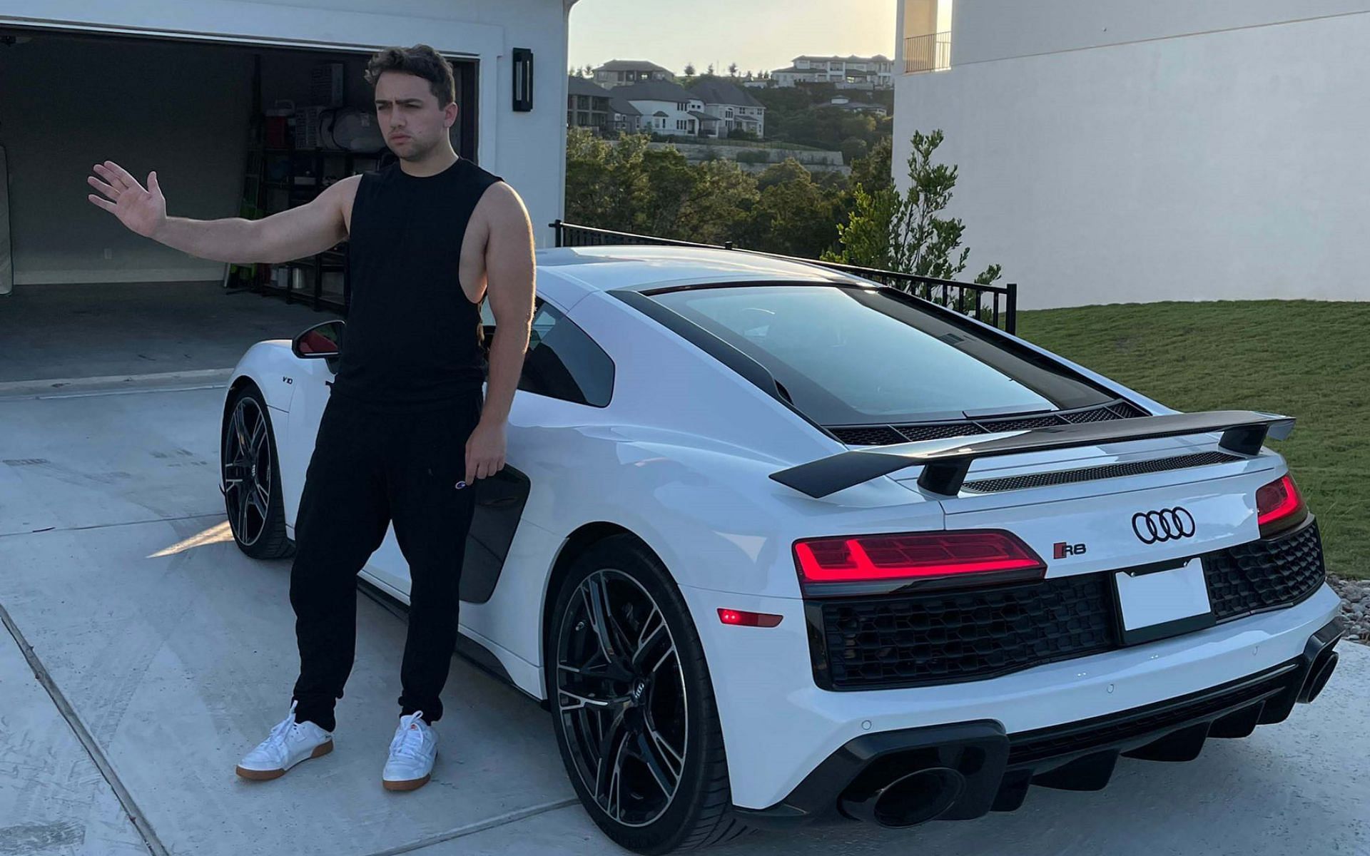 Mizkif talks about his $200,000 Audi R8 (Image via Mizkif/Twitter)