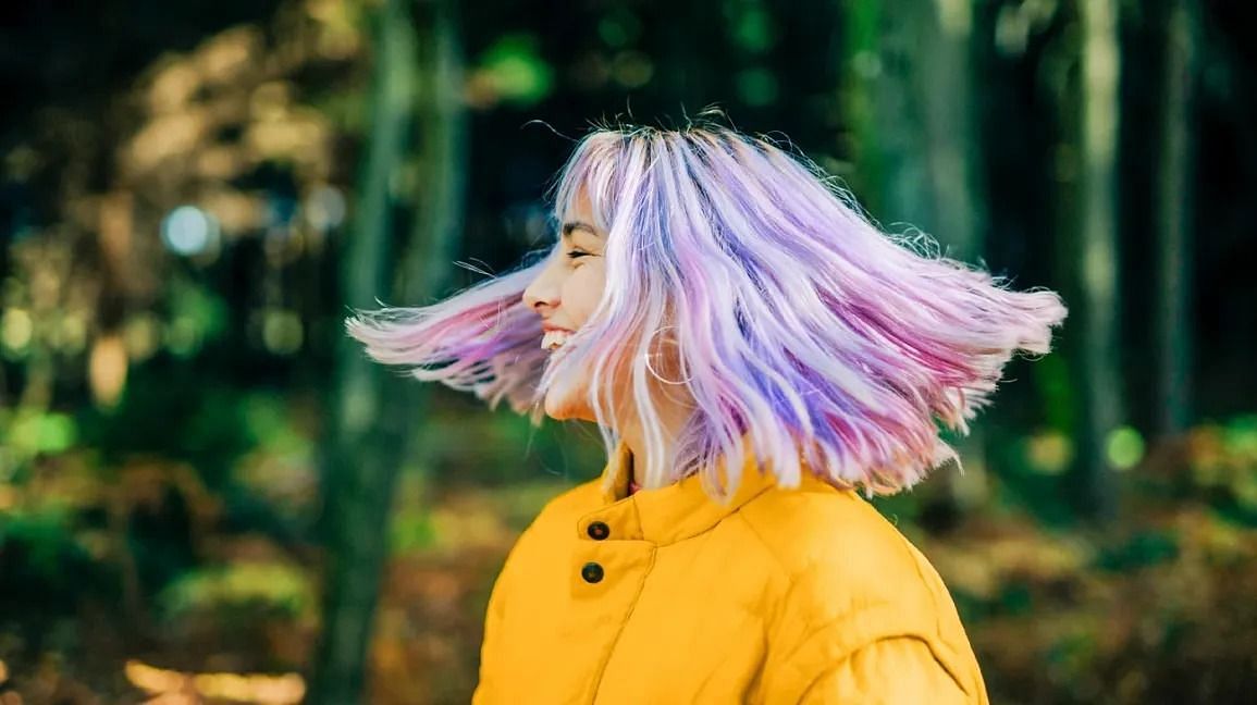 Can you bleach wet hair? (Image via Getty Images)