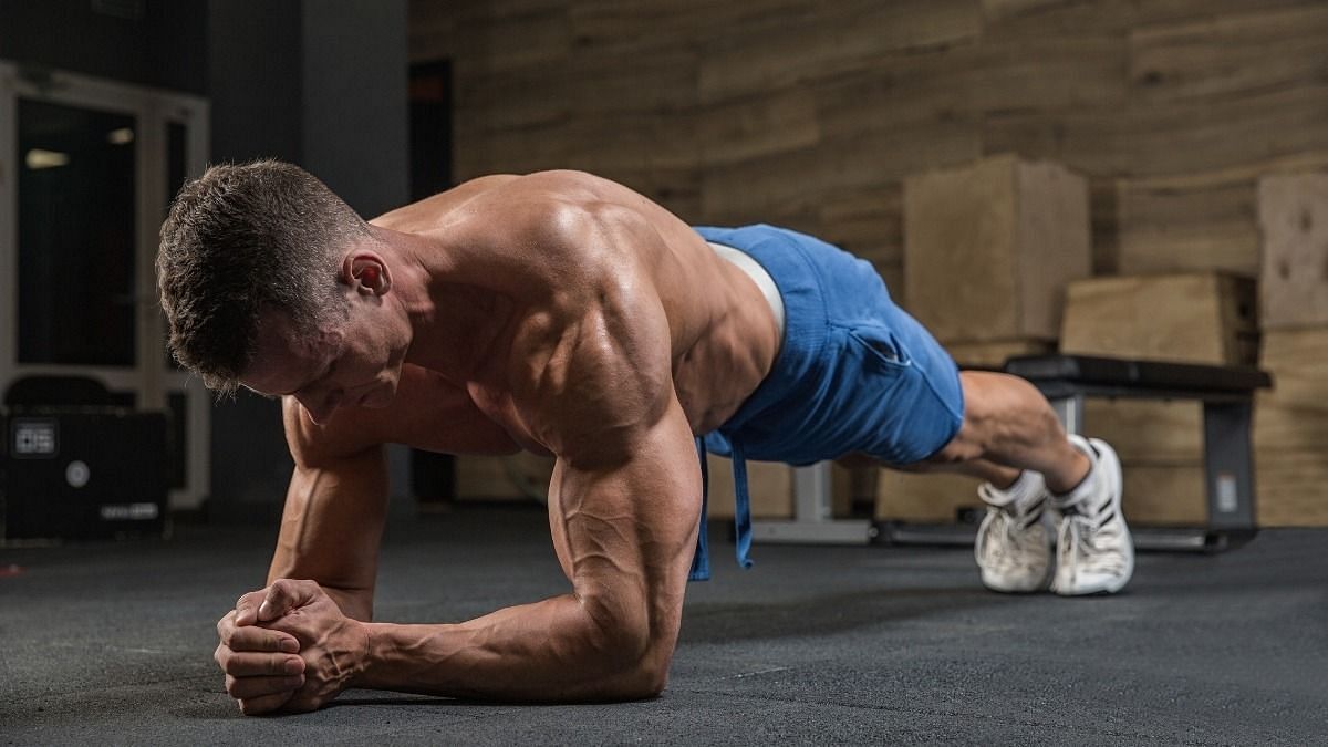 28-day calisthenics workout (Image via Getty Images)