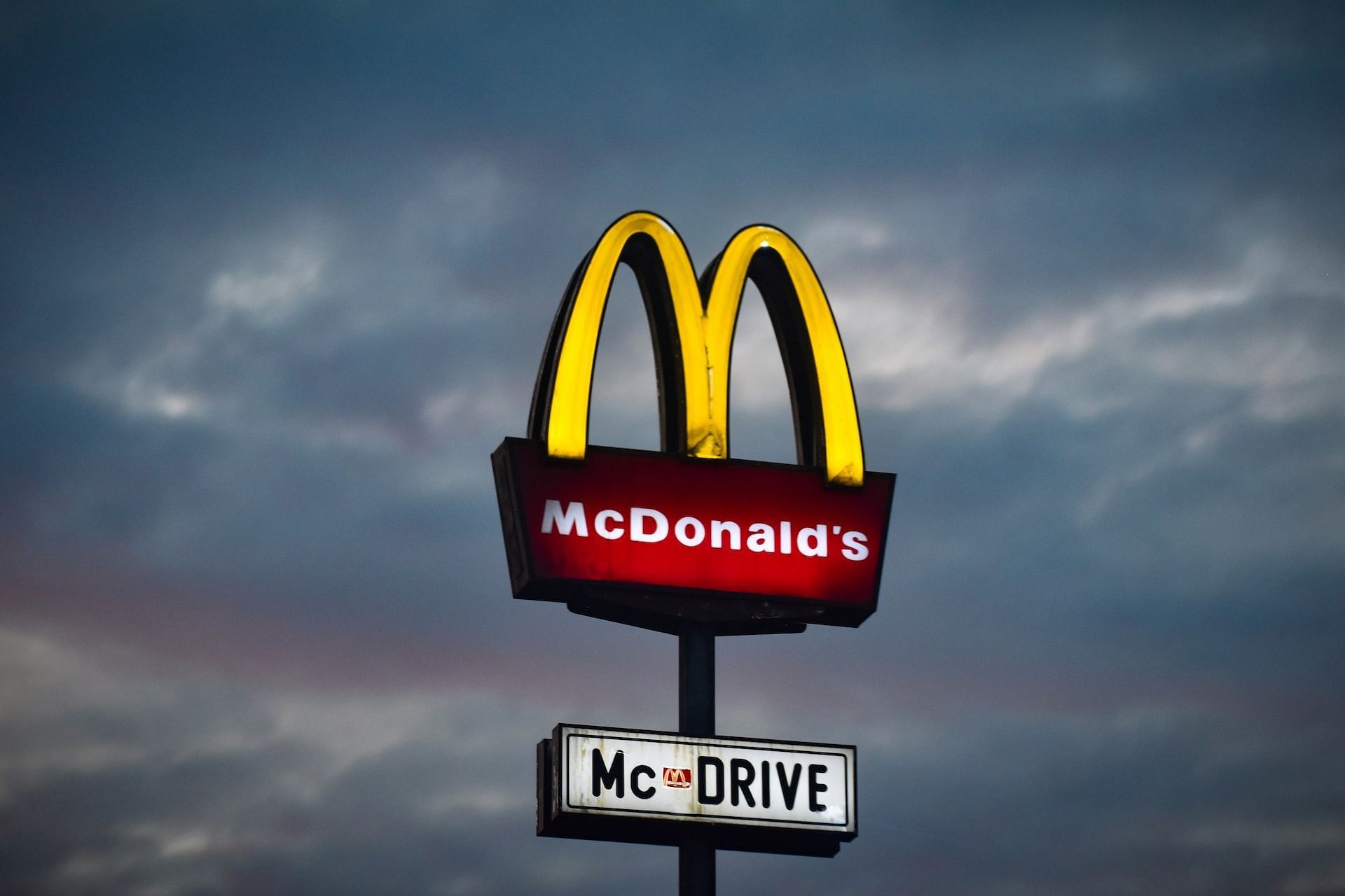 McDonald's Employee Reveals They Use 4-Pound Sugar Bag To Make Sweet Tea;  Diabetes In A Cup?