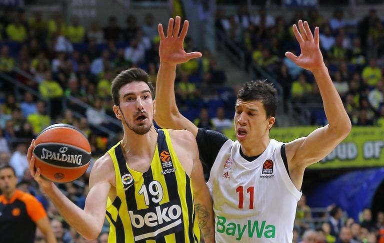 Nando De Colo