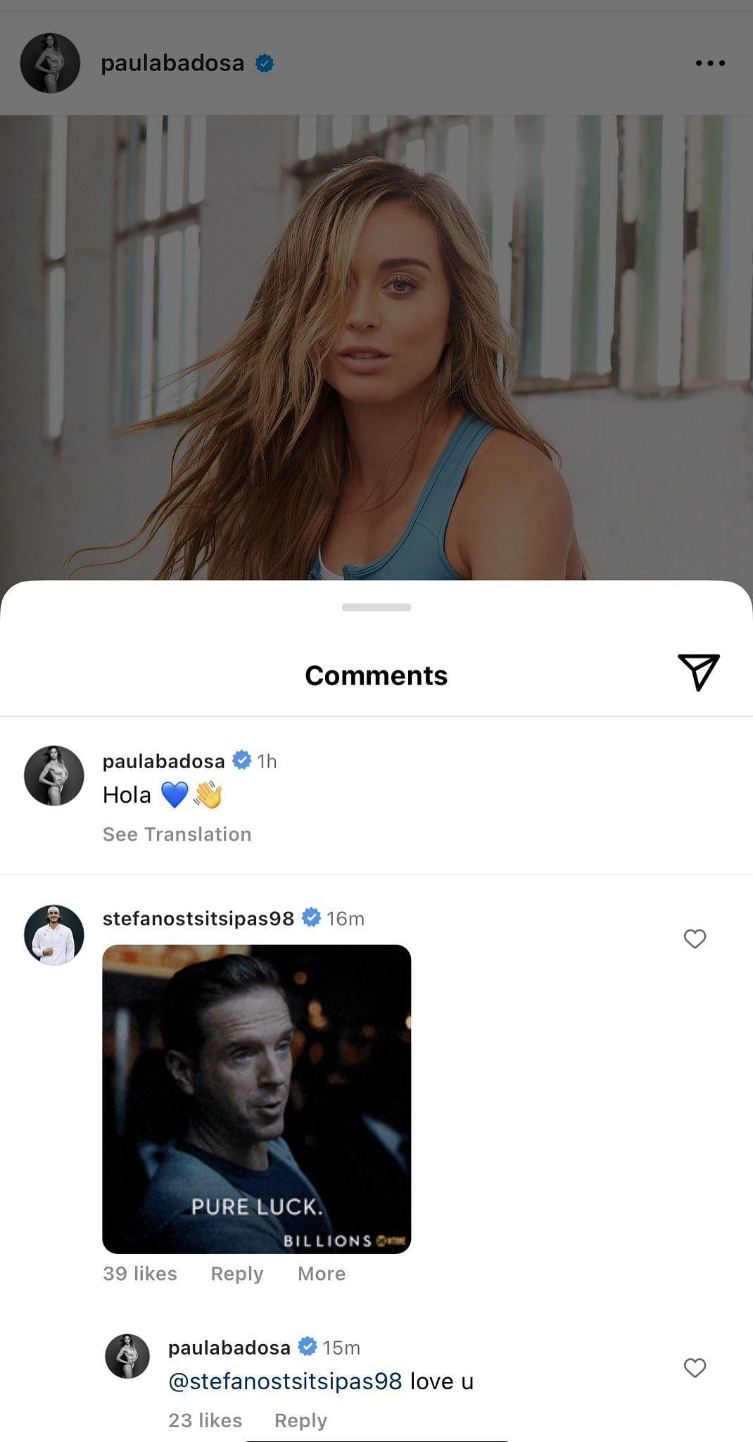 A screen capture of the interaction between Stefanos Tsitsipas and Paula Badosa